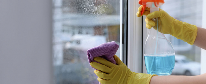 izotec cu ce se spala geamurile