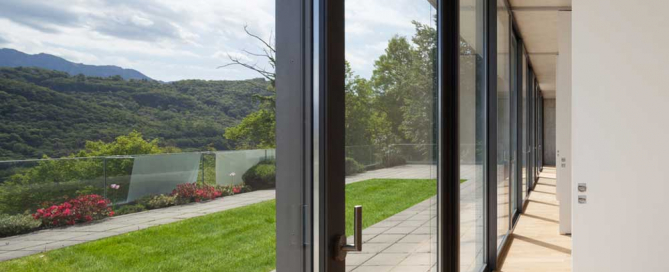 izotec usile din sticla